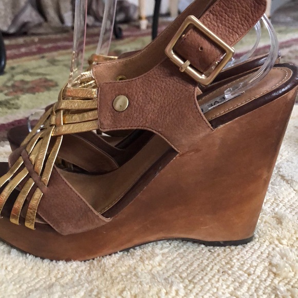 💜💜STEVE MADDEN💜💜GOLD/BROWN LEATHER PLATFORMS - Picture 2 of 8